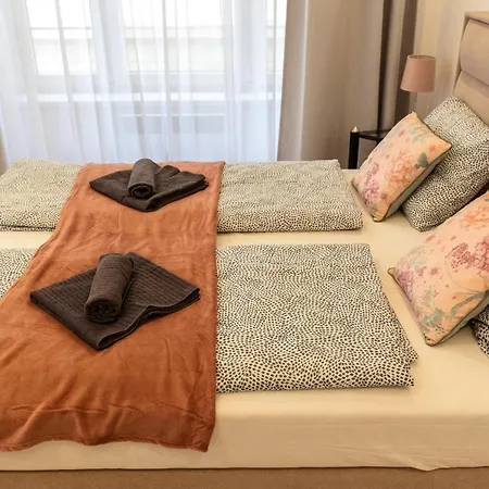 Karavan Corner Apartment *